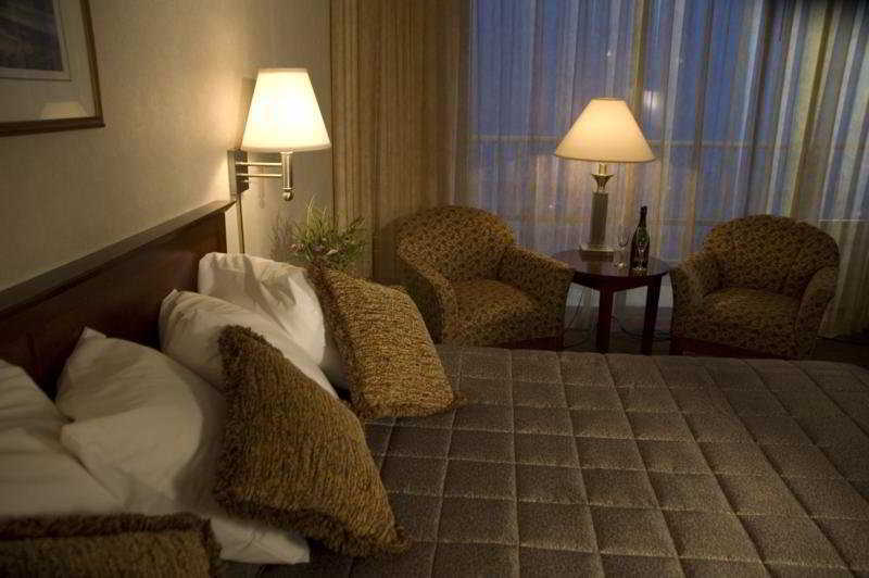 Westmark Anchorage Hotel Room photo